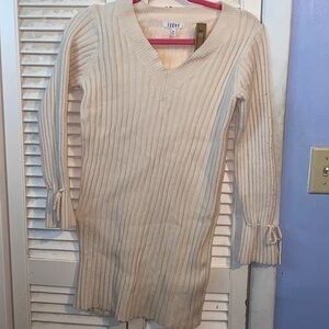 LECHE stretch to fit cream color sweater